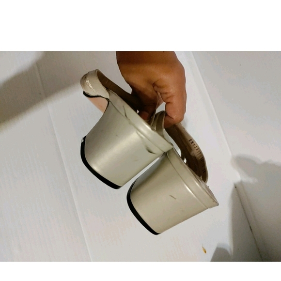 Salvatore Ferragamo Women's metallic Heeled Sandals - Picture 5 of 8